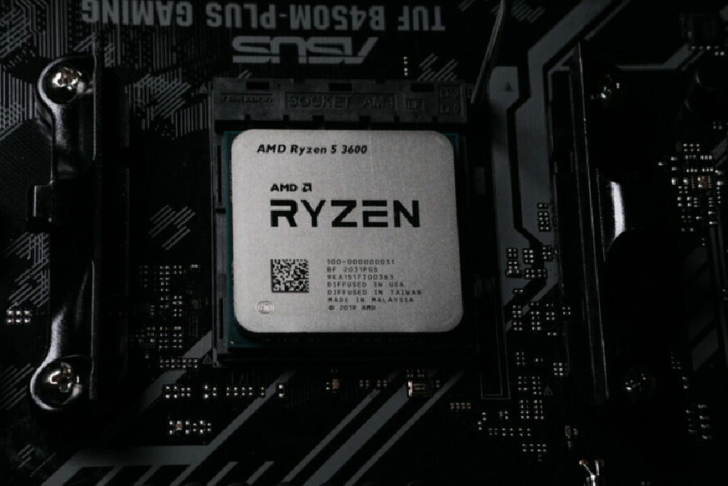 AMD از شناسایی ۳۱ آسیب‌پذیری امنیتی خطرناک در پردازنده‌های مختلف خود خبر داد